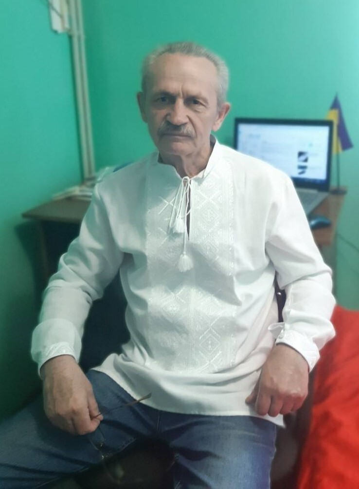 чернов у вишиванці