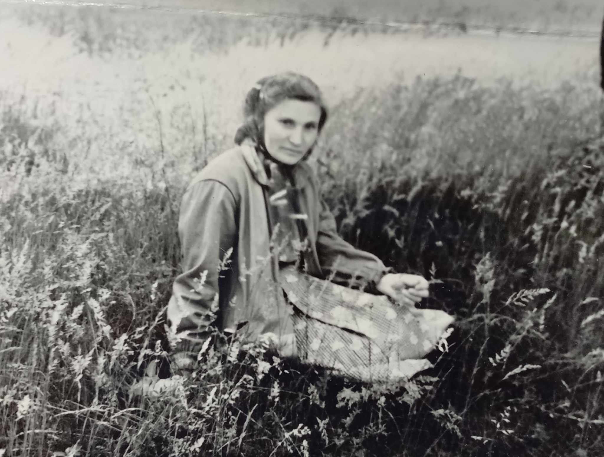 зоя в траві